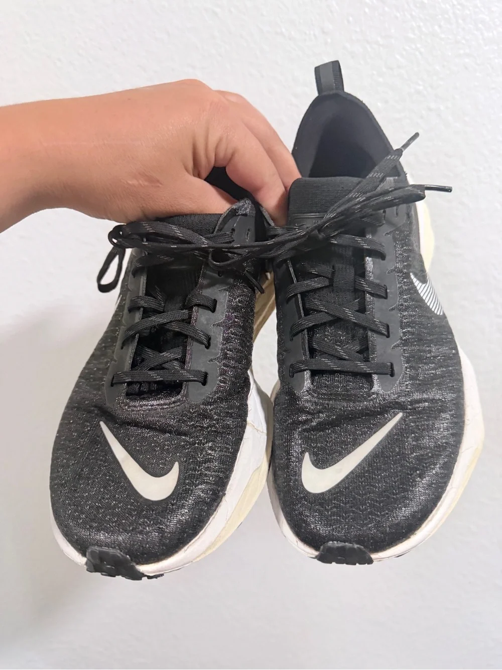 Nike Black and White Men Invincible Run 3 Athletic Shoe